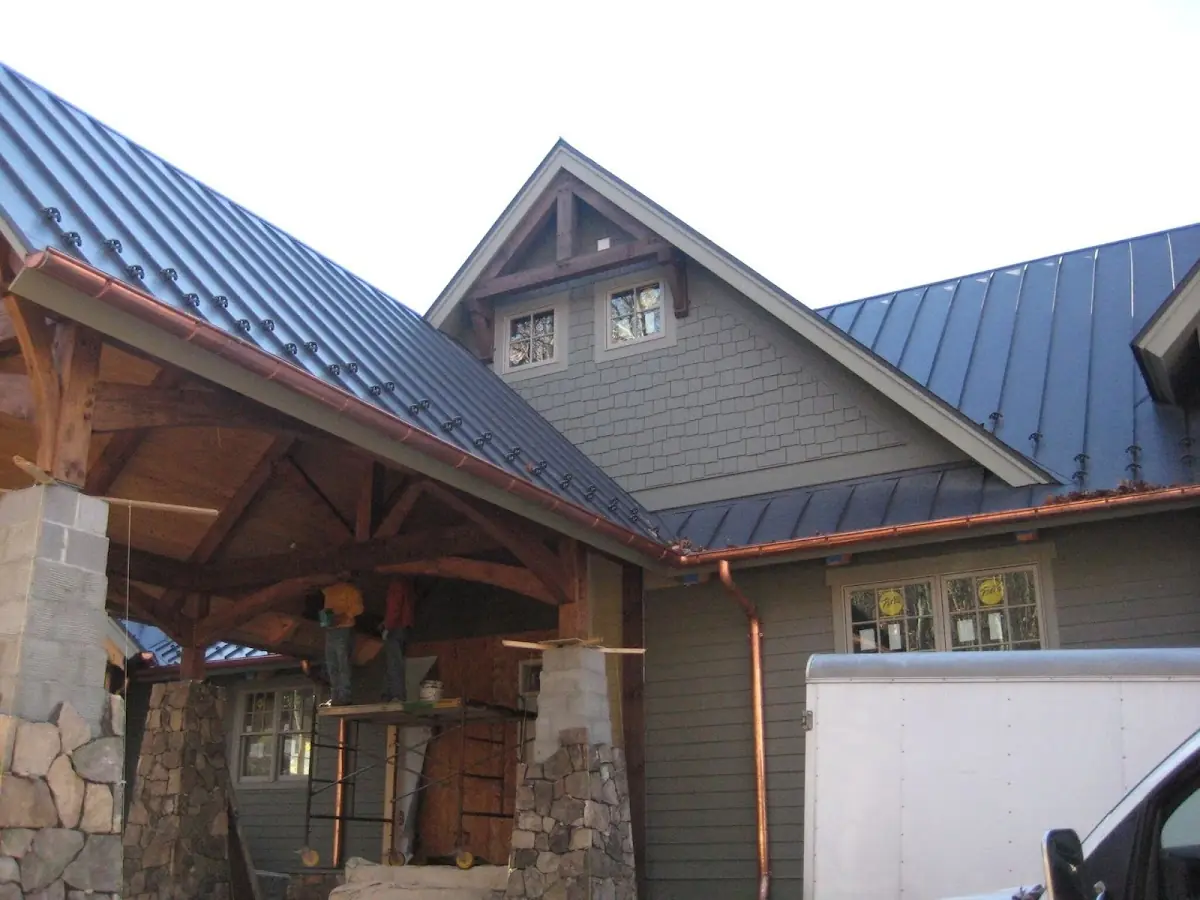 Craftsman Roofing team delivering quality roofing work in East La Mirada